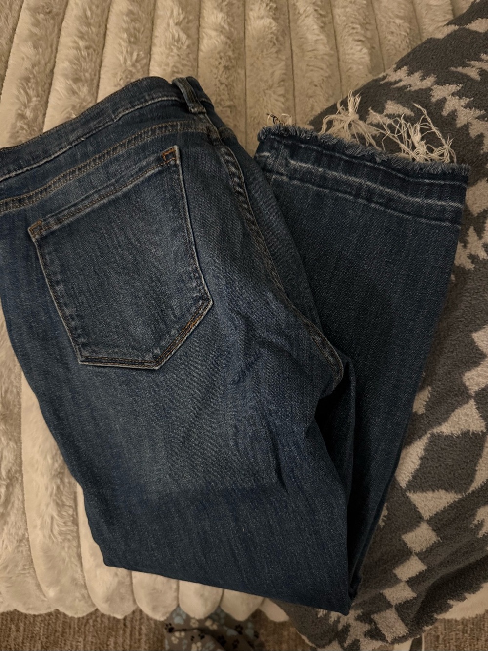 Dark Blue Women's Denim Jeans with Frayed Hem